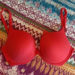 8. Victoria's Secret Body By Victoria Perfect Shap